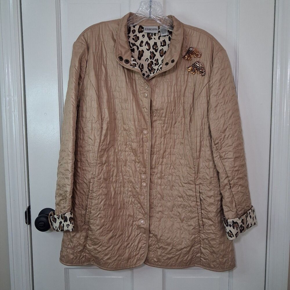 Chico's Sz 3 Quilted Jacket Tan Beige Leopard Animal Print Lining Pins Included - Picture 3 of 16